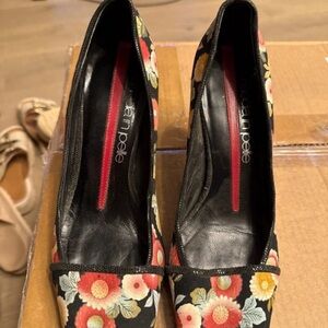 Floral Heels - Black and Red